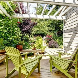 Peinture bois pour sa terrasse : comment la choisir ?